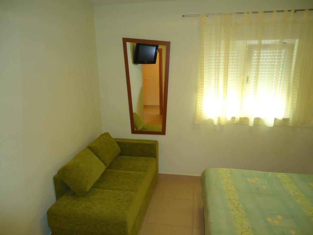 Villa Grgo Apartments Tučepi Kamer foto