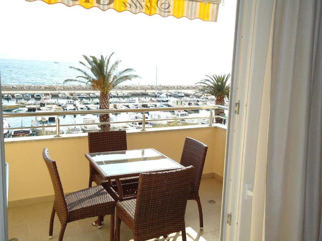 Villa Grgo Apartments Tučepi Buitenkant foto