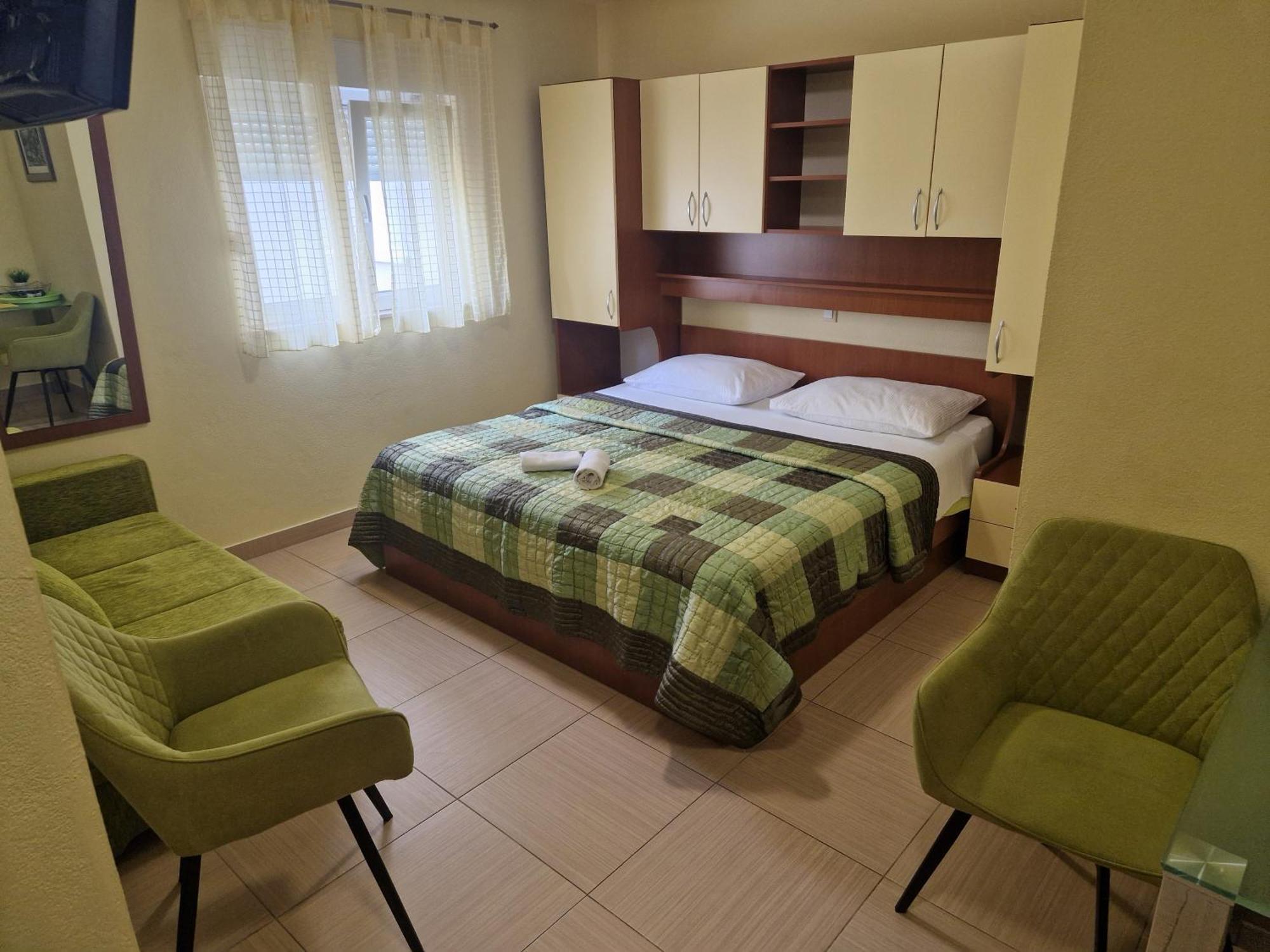 Villa Grgo Apartments Tučepi Buitenkant foto