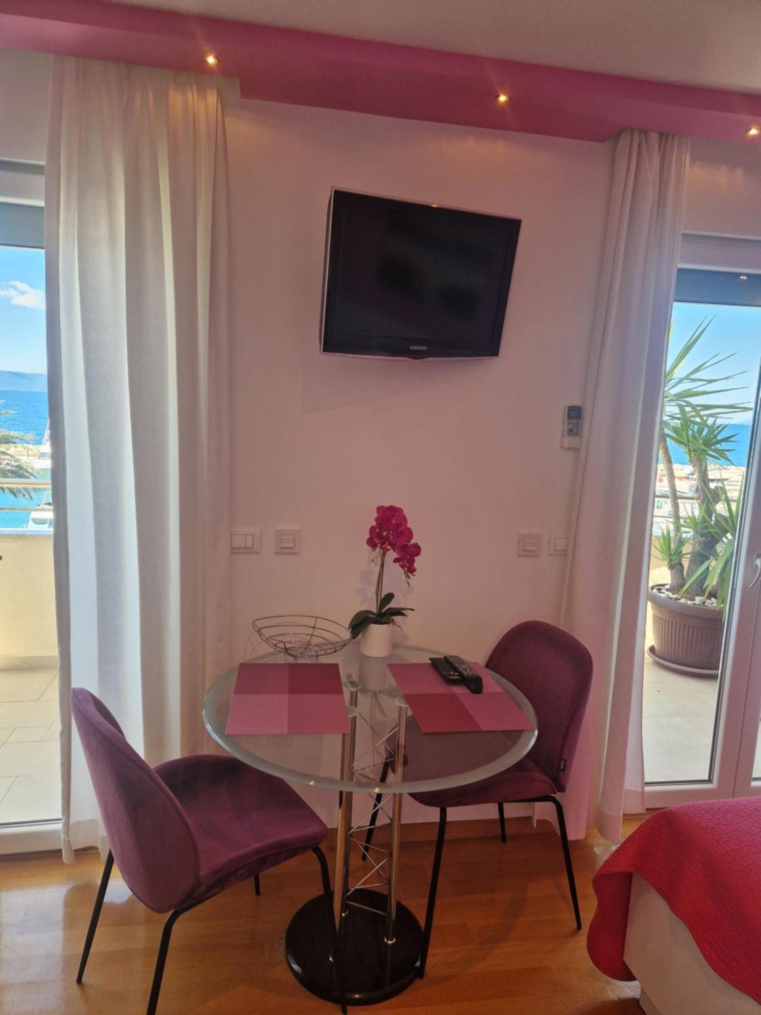 Villa Grgo Apartments Tučepi Buitenkant foto