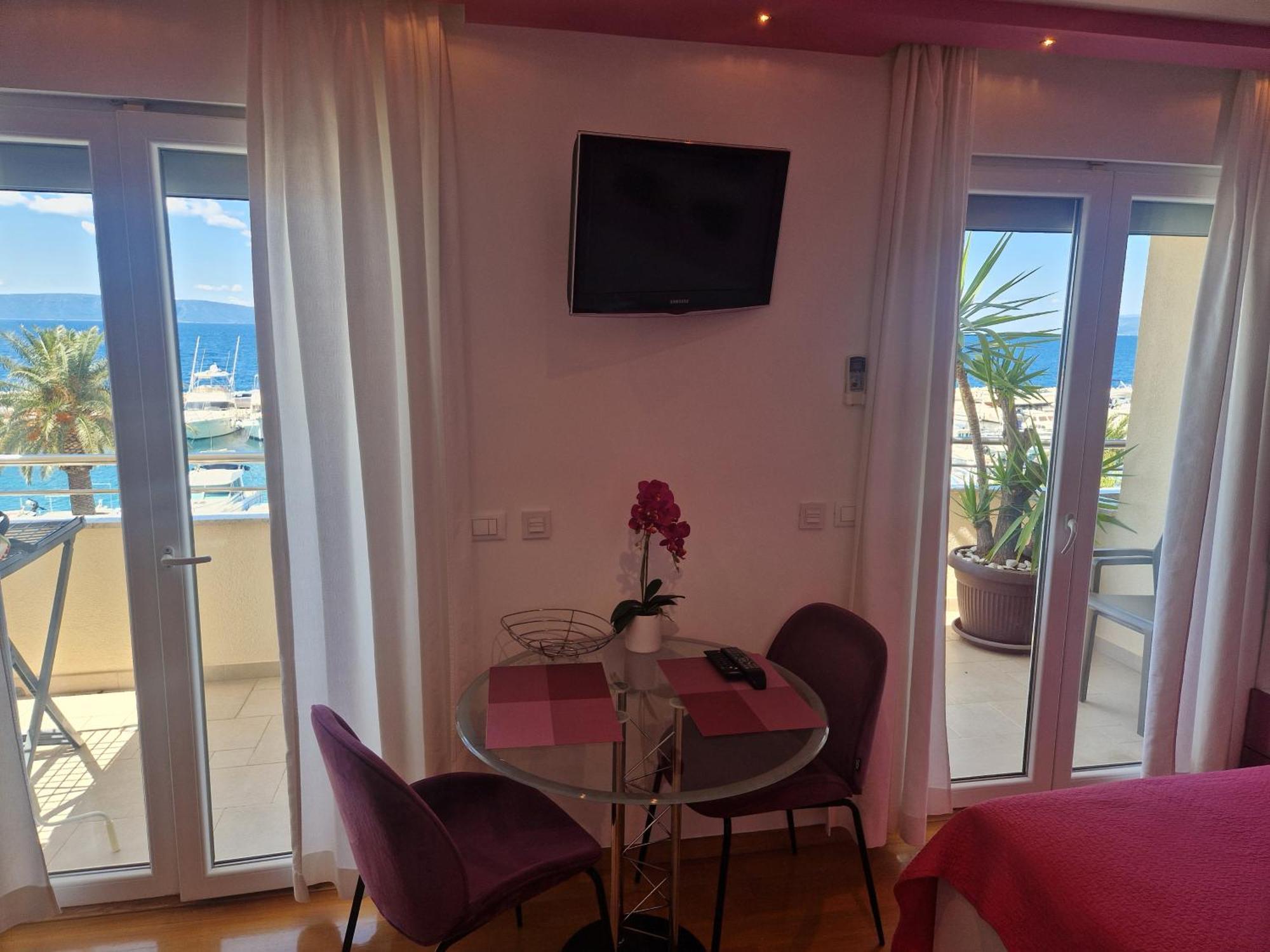Villa Grgo Apartments Tučepi Buitenkant foto