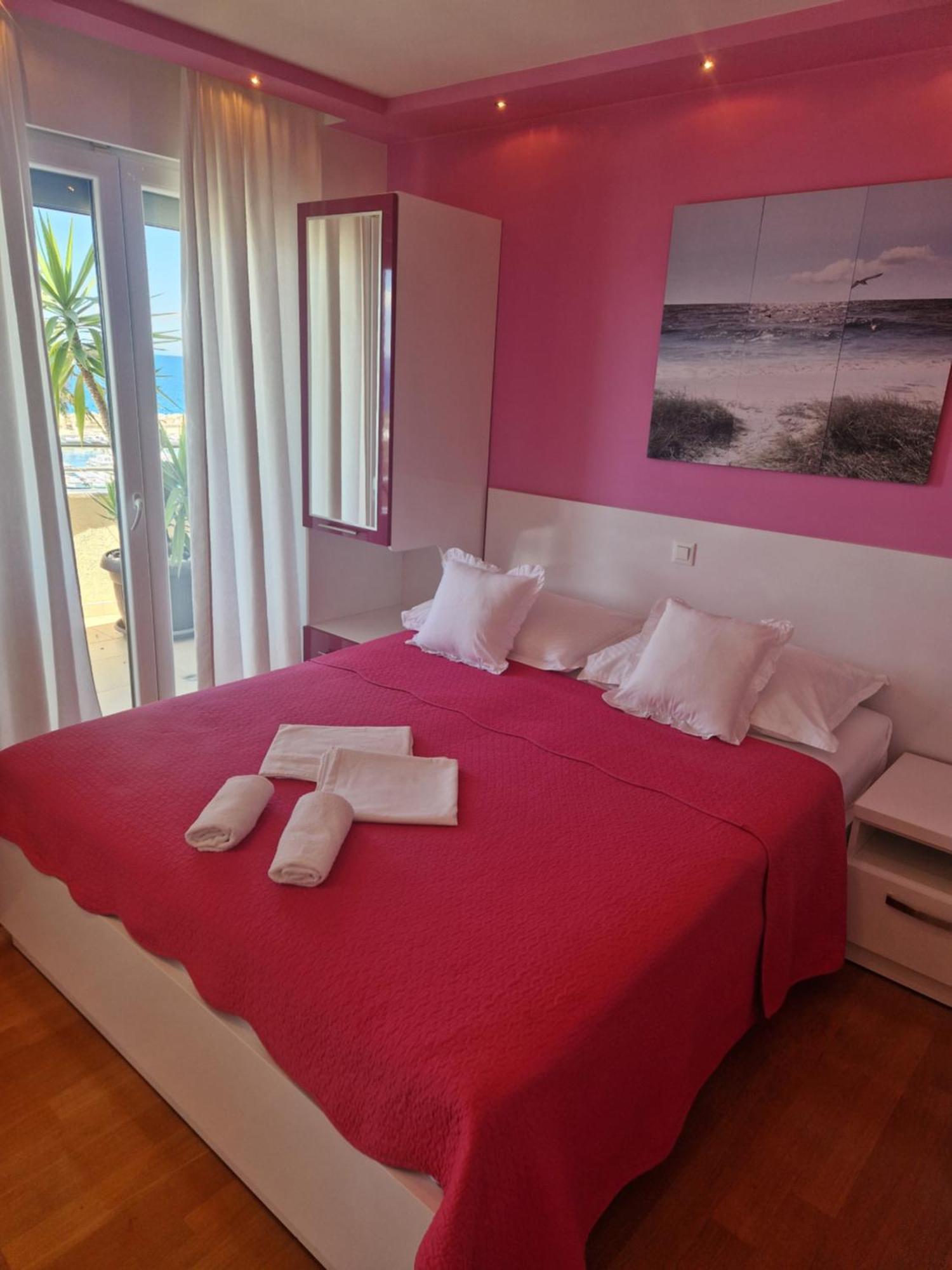 Villa Grgo Apartments Tučepi Buitenkant foto