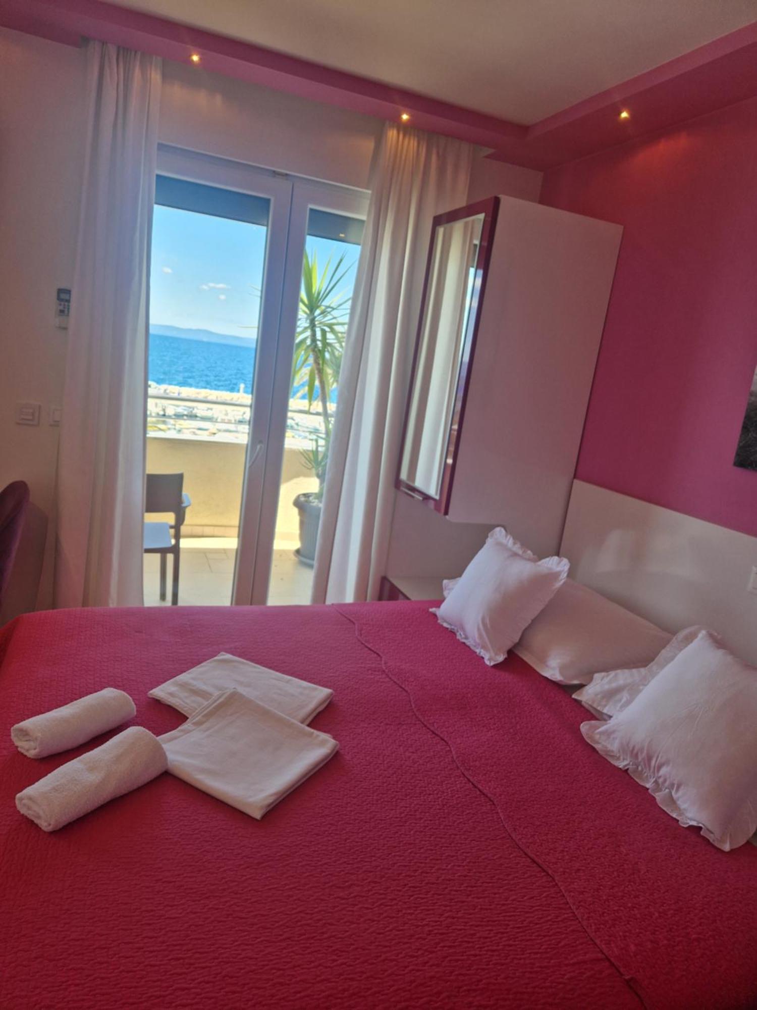 Villa Grgo Apartments Tučepi Buitenkant foto