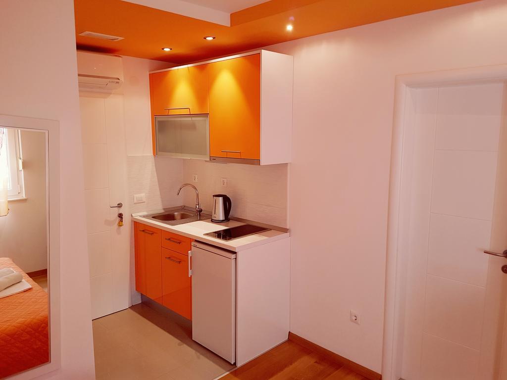 Villa Grgo Apartments Tučepi Buitenkant foto